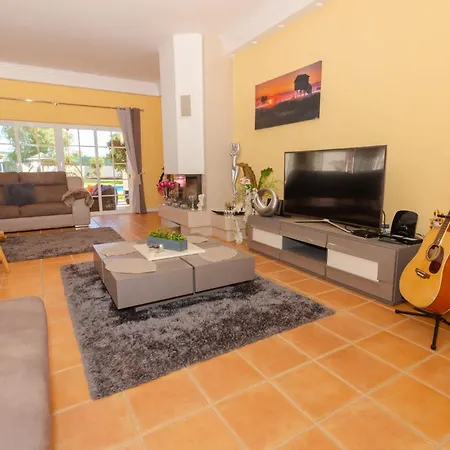 Villa Amazing With Pool Gym And *