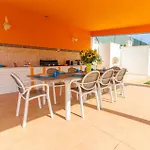Villa Amazing With Pool Gym And
