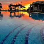 Amazing With Pool Gym And Alvor