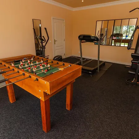 Villa Amazing With Pool Gym And